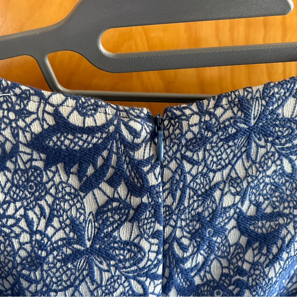 Embroidered lace dress EUC - Picture 5 of 7